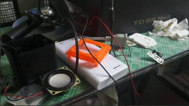废旧蓝牙耳机改装陈蓝牙监控,手机监
