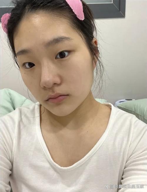 女人说是美颜的,怎么回复