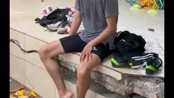 体育生训练受伤的说说
