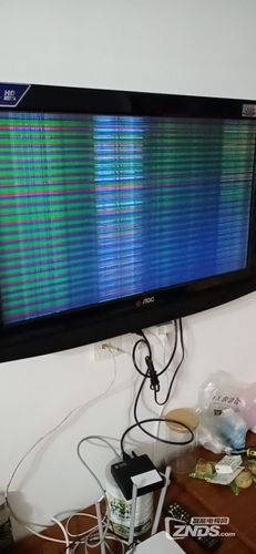 老式电视机屏幕出现横条纹