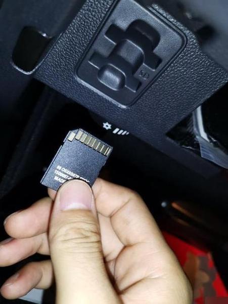 mp3内存卡往哪里插视频