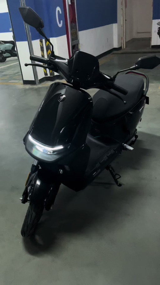 九号电动车细节图