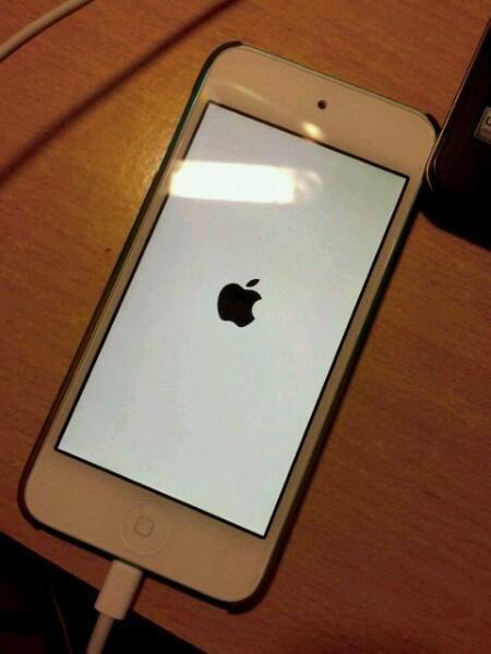 iphone开机一直黑苹果
