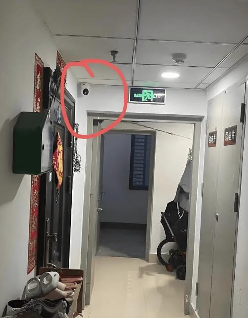 门上监控摄像头