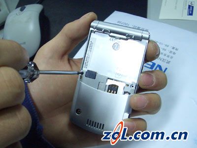 摩托罗拉v3拆机教程