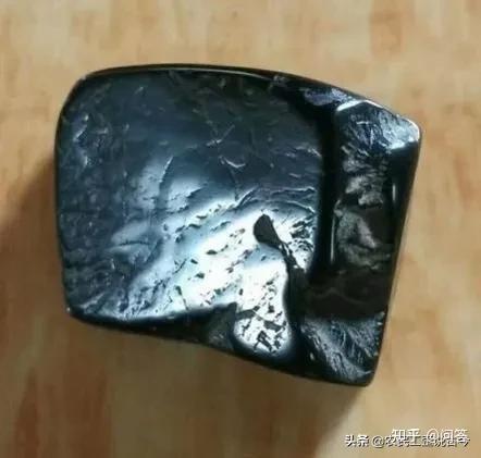 黑宝石10万一克的图片