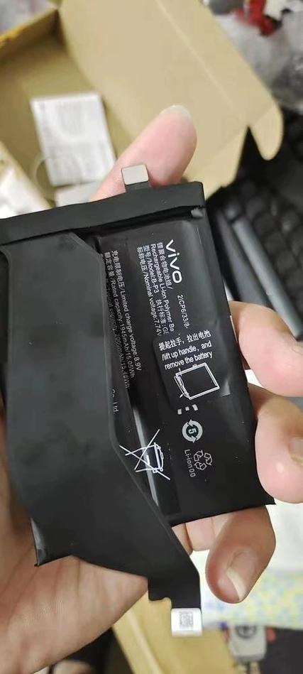 iqoo用的是什么电池