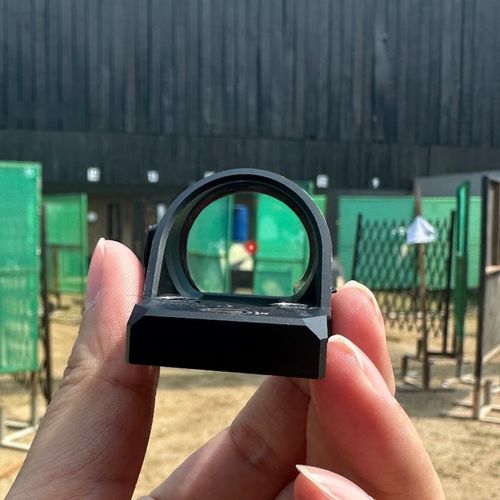 吃鸡红点瞄准镜怎么调准星