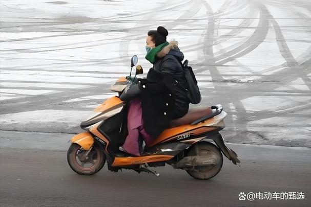 电摩托冬天和夏天差距