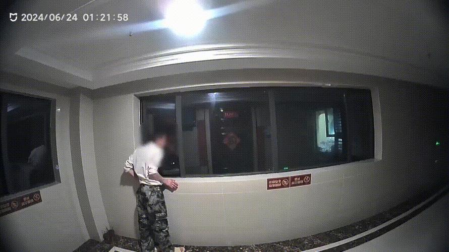 在家偷偷看别人窗户犯罪吗