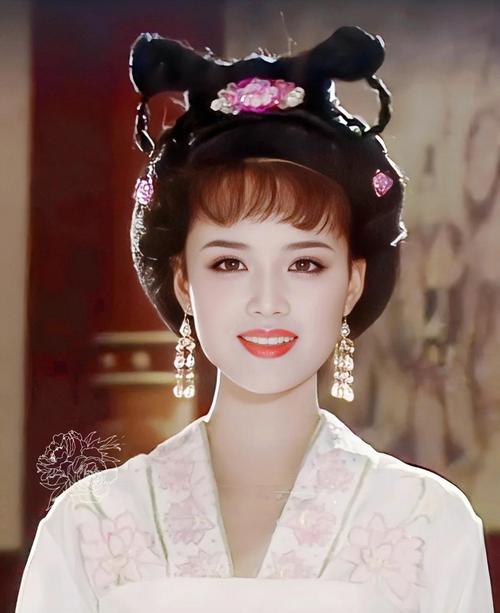红粉佳人闻人婉