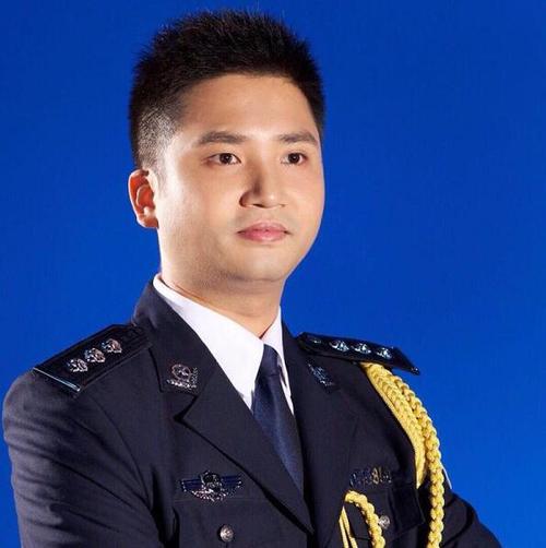 黄威个人资料简介
