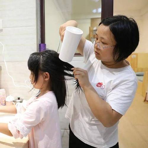 溜过头妈妈帮我吹