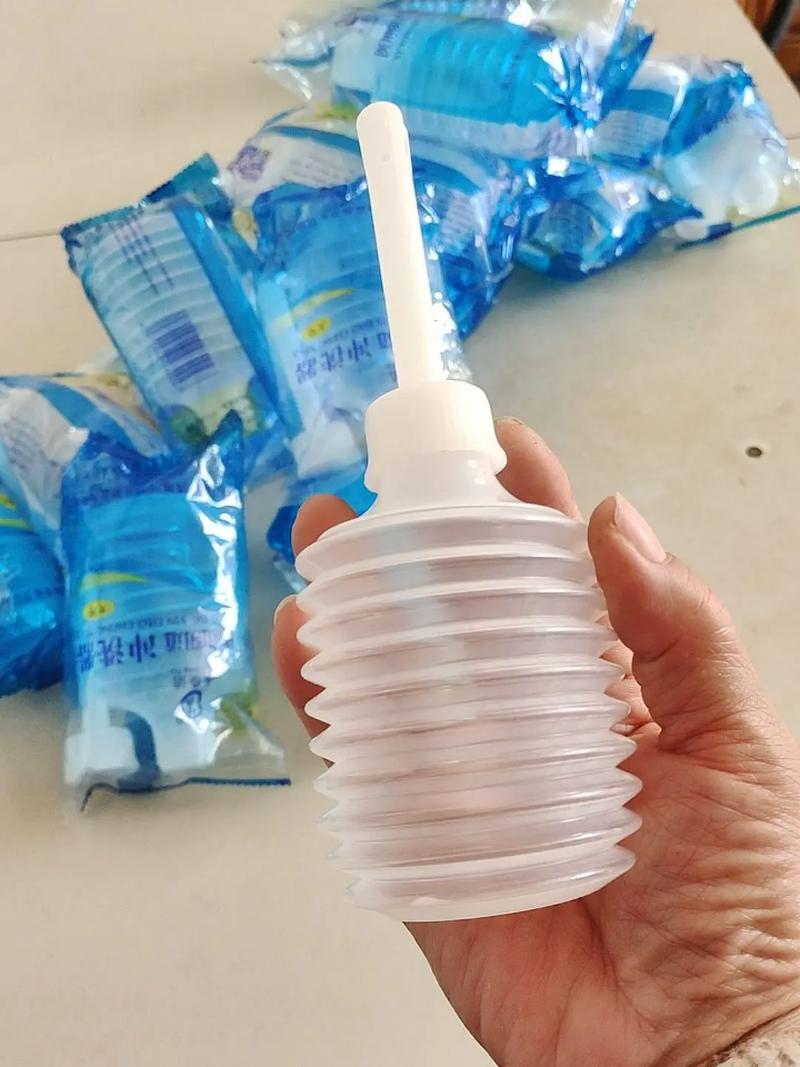 一次性冲洗器是不是要反复挤压