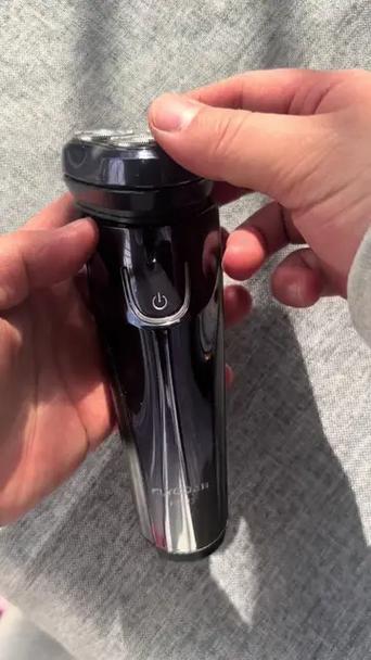 飞科剃须刀电池激活