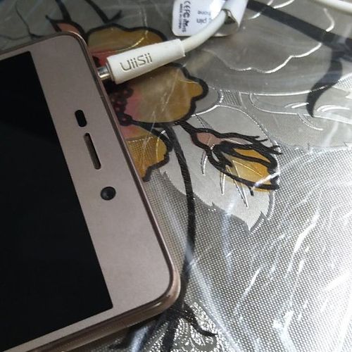 耳机突然插不进去手机