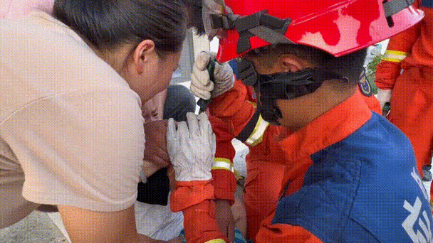 手机卡取不出来用针都取不出来