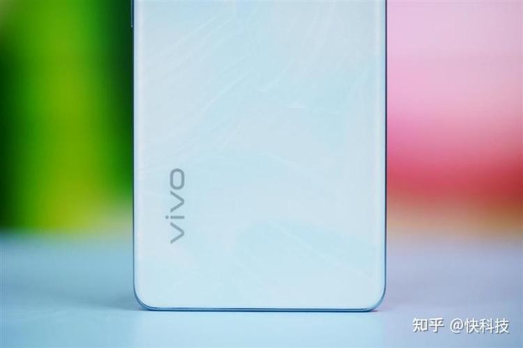 vivo手机屏幕边框右边有亮条