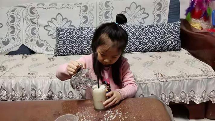 一根筷子提米要玻璃杯还是塑料
