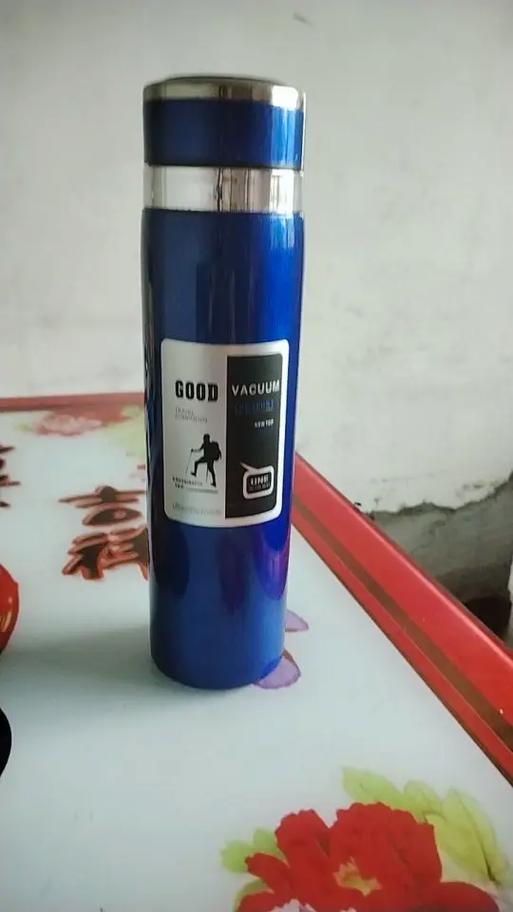 保温杯装热水后杯身热