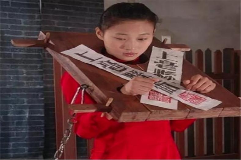 古代押送流放的女犯人小说截图2