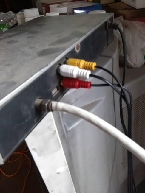 电视和锅盖怎么连接