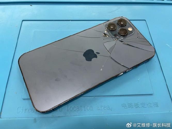 iphone屏幕与边框脱胶
