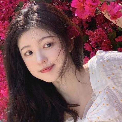 女朋友温柔漂亮又善良可爱
