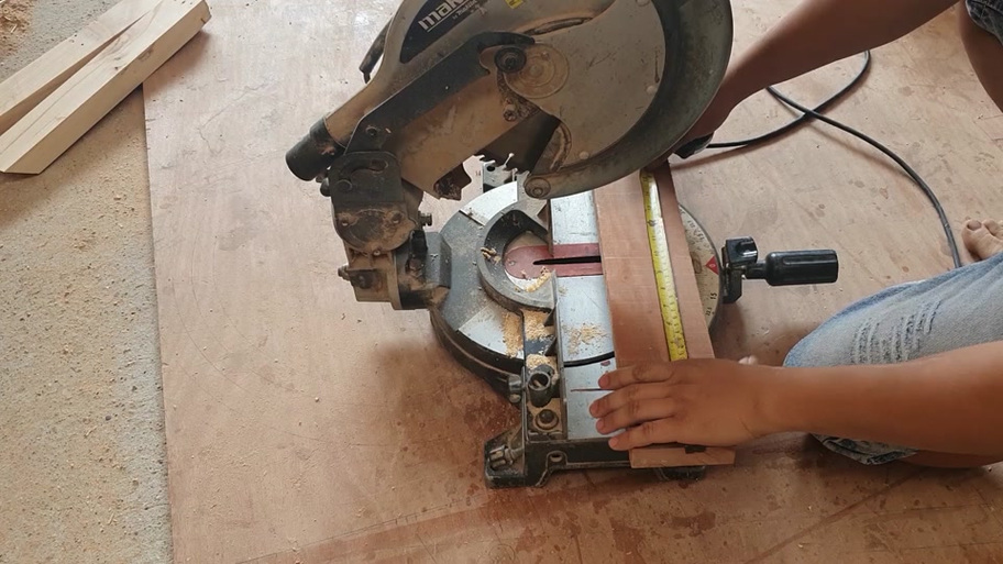 红木林地工具箱