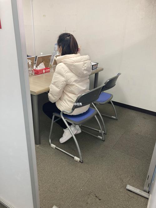 如何把照片不需要的部分虚化
