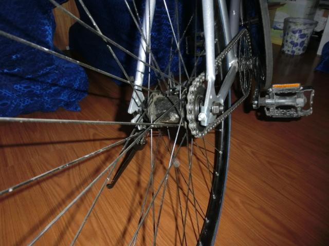 死飞螺丝紧扭不下来
