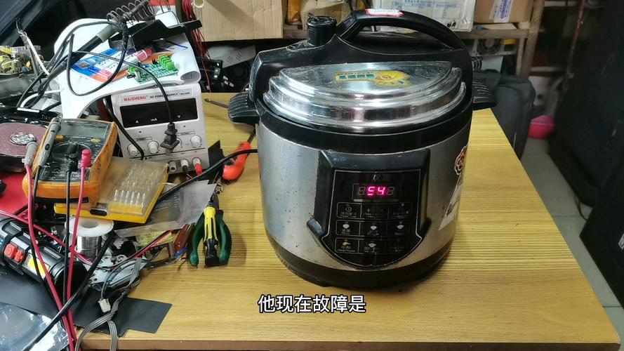 电压力锅一直加热不停
