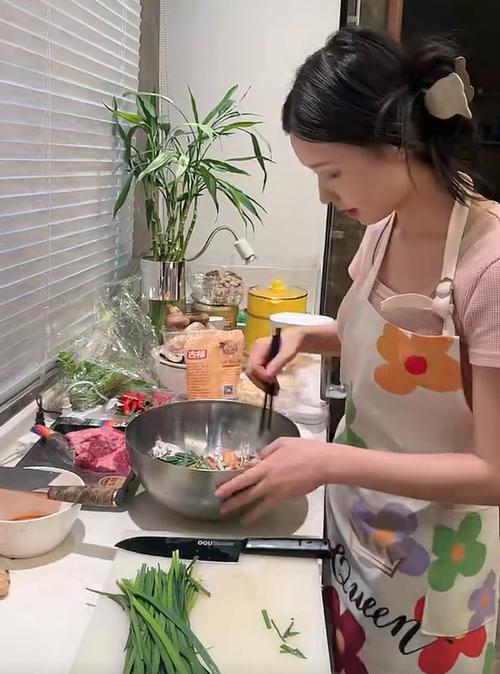 直播做饭后爆红了[星际]