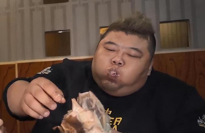 吃播网红大胖