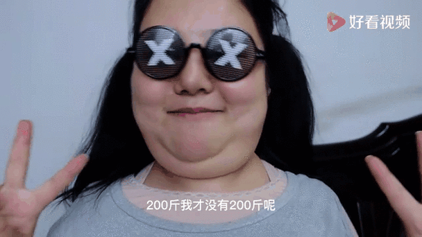美女暴饮暴食胖成猪