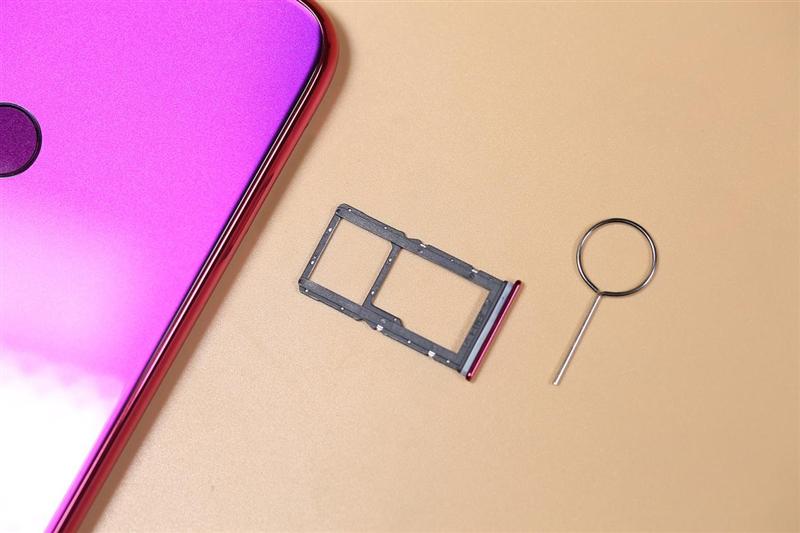 红米note7的卡槽在哪里