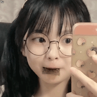 草莓果酱表情包gif