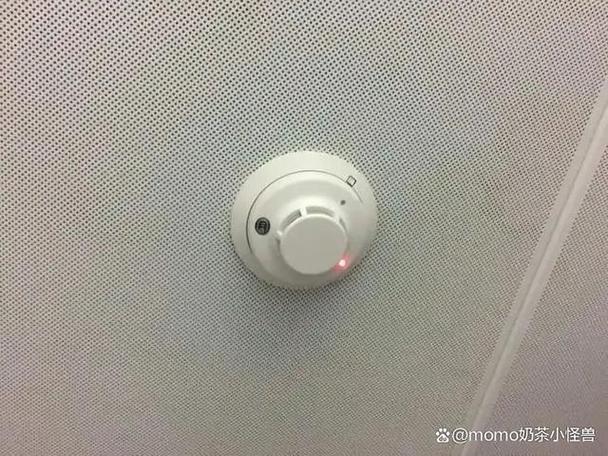 酒店摄像头红点是一直闪的吗