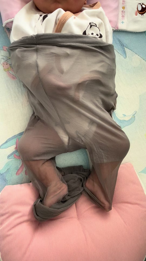 如何用一条丝袜把自己裹起来