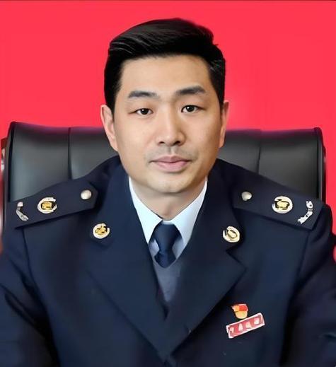 董事长个人图片