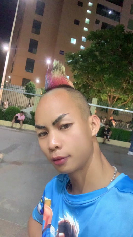 精神小伙发型