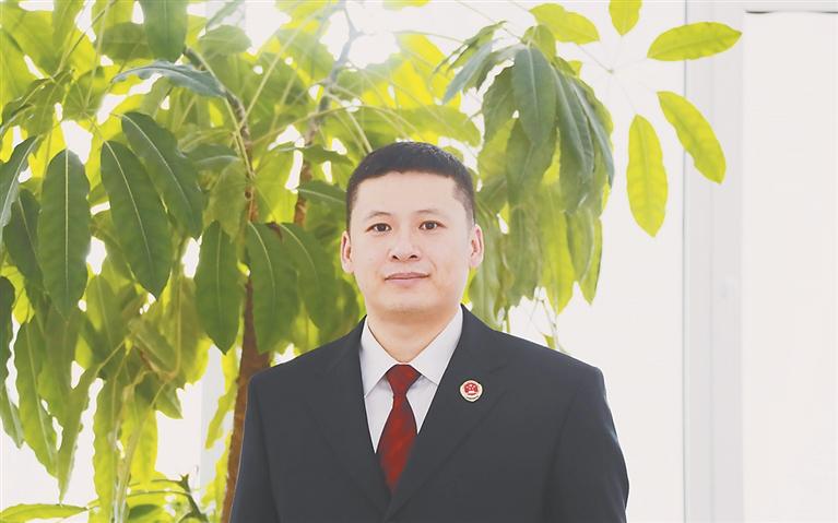 张明宇简介截图3