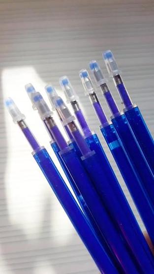 蓝色可擦笔笔芯