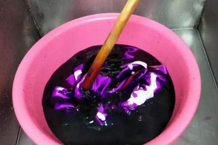 紫色纯棉衣服洗褪色了怎么办