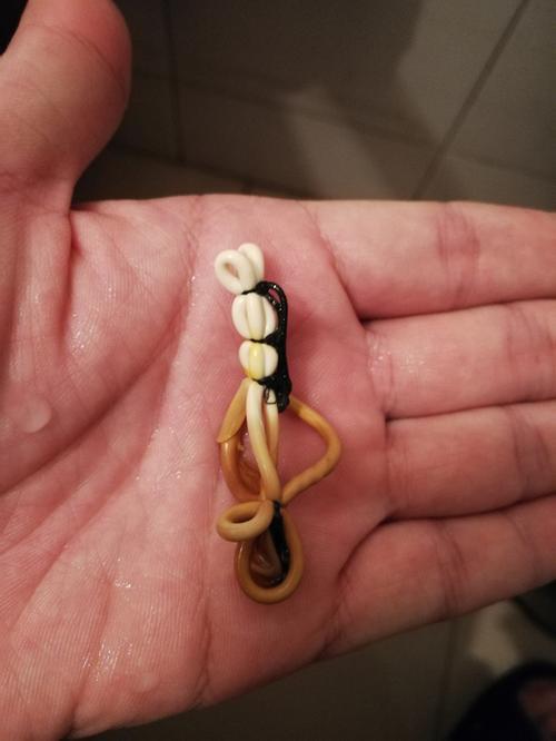 掉下来像皮筋一样的