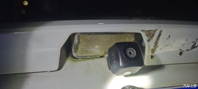 后牌照灯怎么关闭