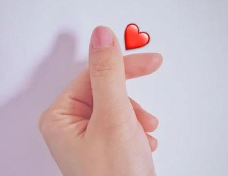 女人大拇指是爱你的吗截图3