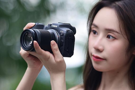 为什么拍人像都用佳能