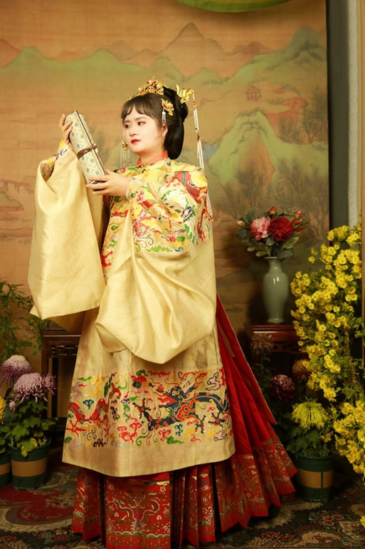 比明华堂还贵的汉服店截图3