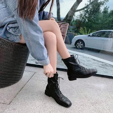 马丁靴走路掉鞋